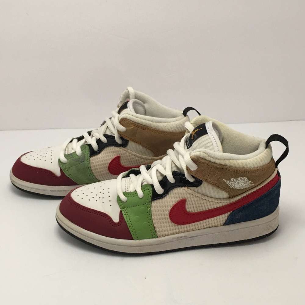 Nike Air Jordan Messy Room Sneakers Youth Size 2Y High Top UPC-00196151822124